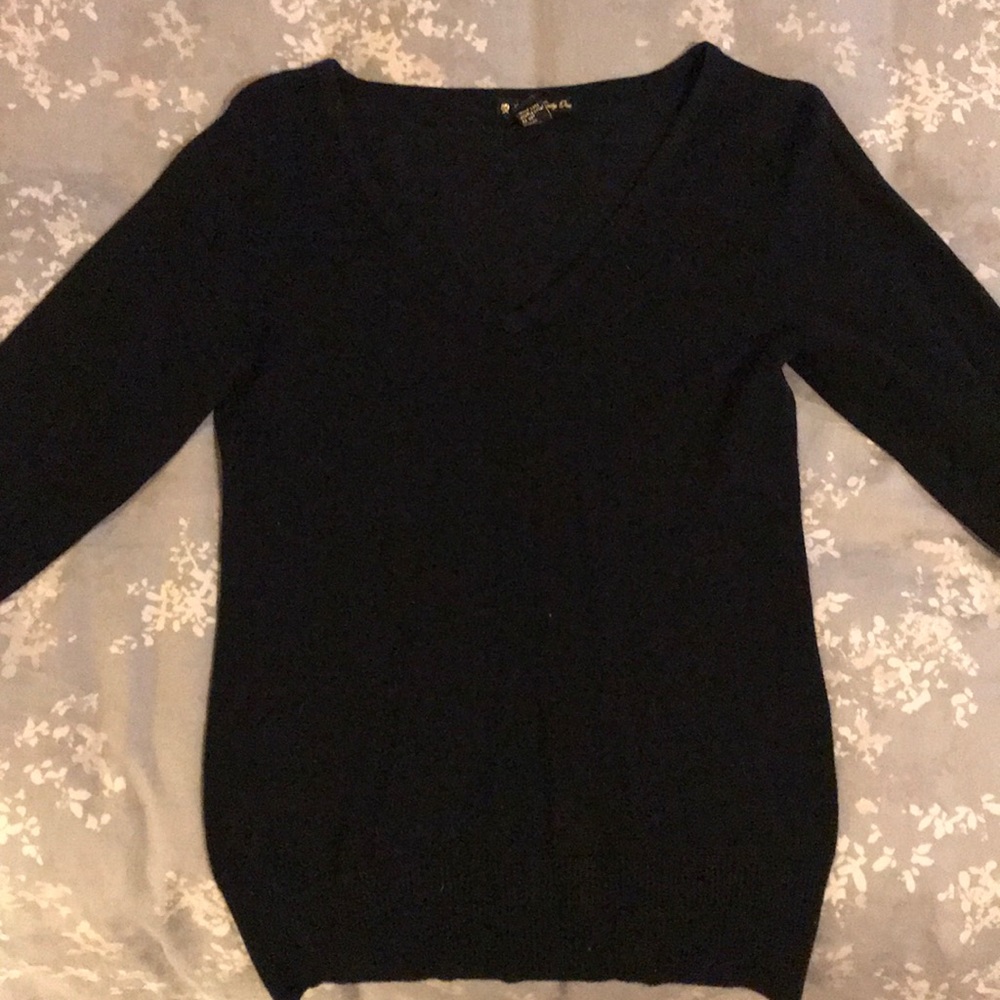 Black 3/4 sleeve sweater